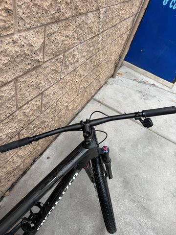 Used Specialized Epic World Cup Pro 2023 2023 Mountainbike, Black, 29 — image 17 of 17