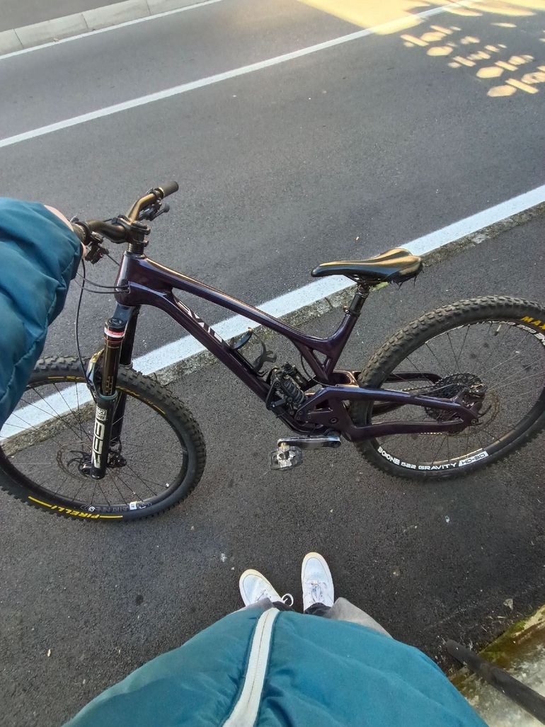 Used Evil Wreckoning - LS SRAM GX MECHANICAL i9 HYDRA 2023 2023 Mountainbike, Purple, 29 — image 2 of 3