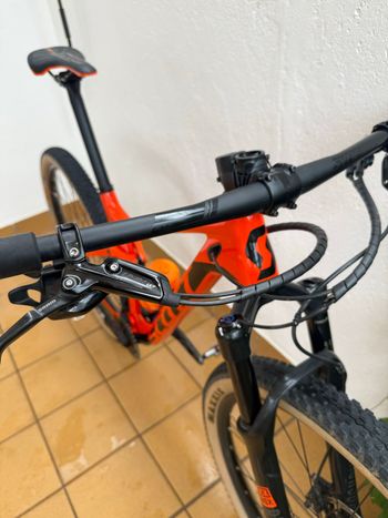 Used Scott Spark RC 900 Team 2019 2019 Mountainbike, Orange, 29 — image 2 of 9
