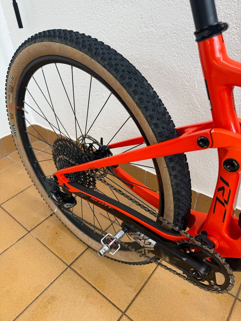 Used Scott Spark RC 900 Team 2019 2019 Mountainbike, Orange, 29 — image 4 of 9