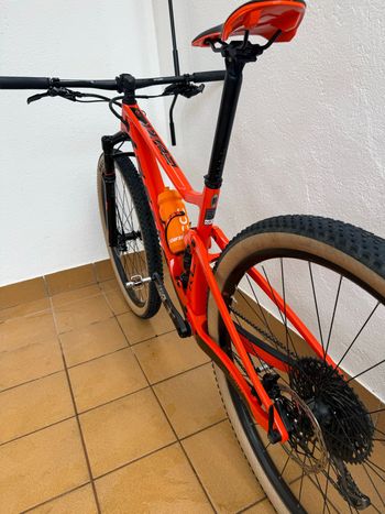 Used Scott Spark RC 900 Team 2019 2019 Mountainbike, Orange, 29 — image 8 of 9