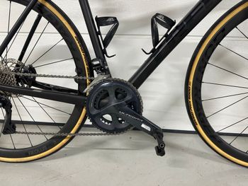Used Trek Domane Shimano Ultegra Di2 2022 Road & Gravel — image 3 of 12