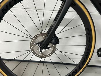 Used Trek Domane Shimano Ultegra Di2 2022 Road & Gravel — image 10 of 12