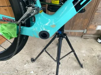 Used Bianchi Infinito Shimano 105 2019 Road & Gravel, Green — image 12 of 13