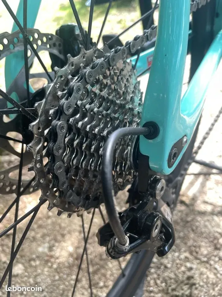 Used Bianchi Infinito Shimano 105 2019 Road & Gravel, Green — image 2 of 13
