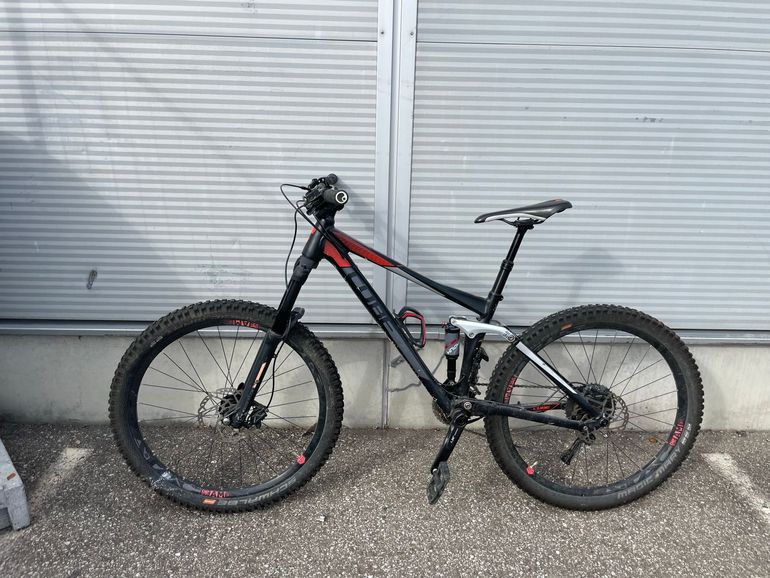Used CUBE Stereo 140 HPA Pro 27.5 2016 2016 Mountainbike — image 1 of 9