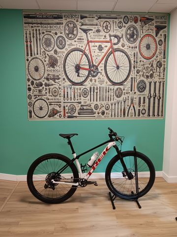 Käytetty Trek Supercaliber 9.7 2023 2023 Mountainbike — kuva 4 / 11