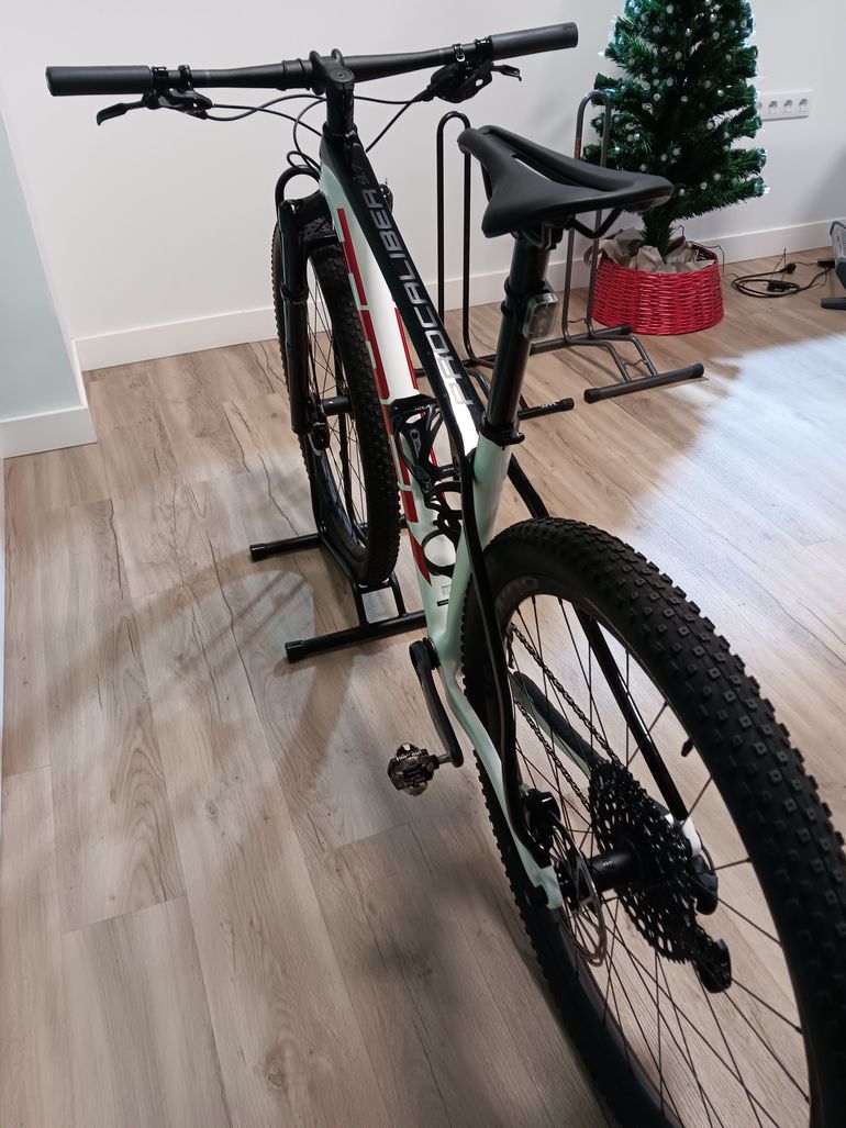 Used Trek Supercaliber 9.7 2023 2023 Mountainbike — image 1 of 11