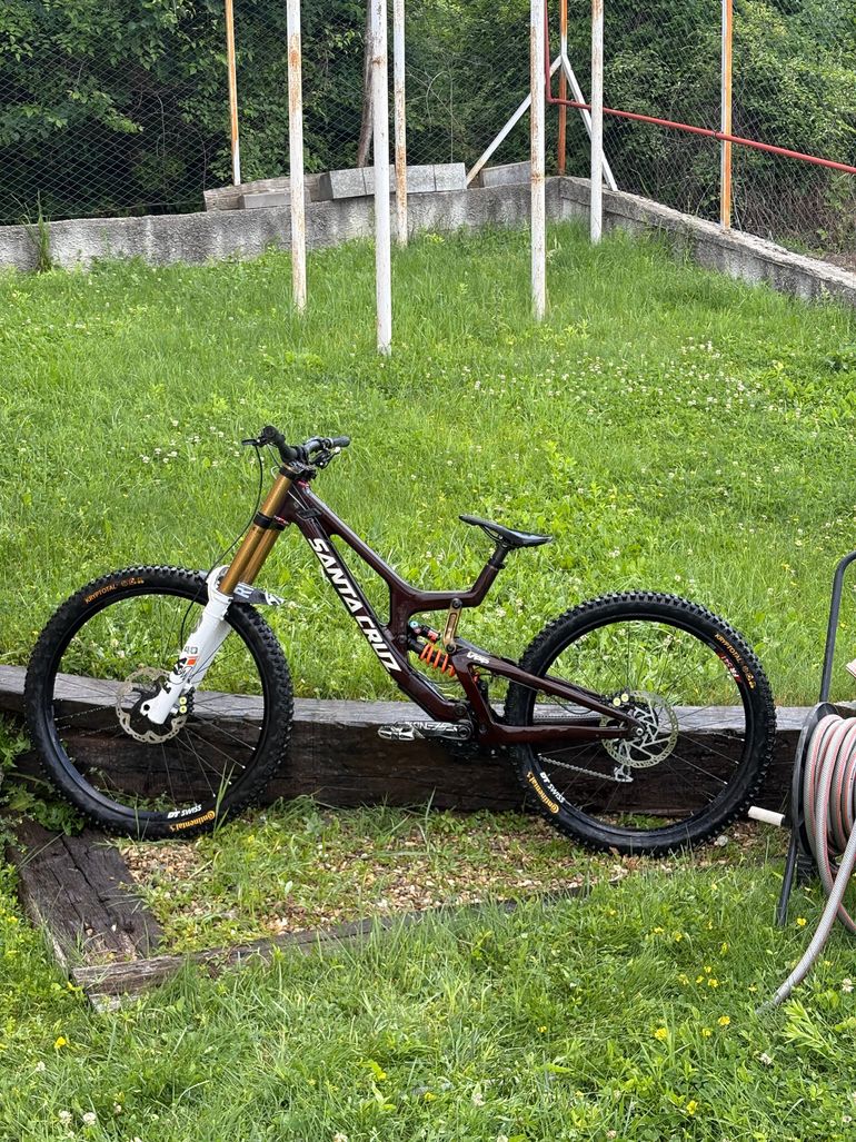 Used Santa Cruz V10 X01 MX / Carbon CC 2023 2023 Mountainbike, Black, 29, 27.5 — image 3 of 5
