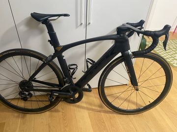 Used Trek Madone 9.5 2018 2018 Road & Gravel, Black — image 2 of 17
