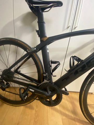 Used Trek Madone 9.5 2018 2018 Road & Gravel, Black — image 3 of 17