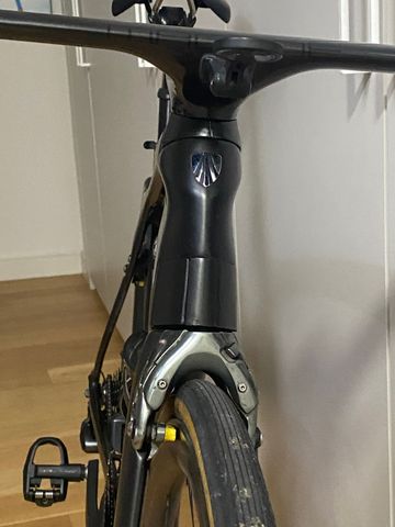 Used Trek Madone 9.5 2018 2018 Road & Gravel, Black — image 8 of 17