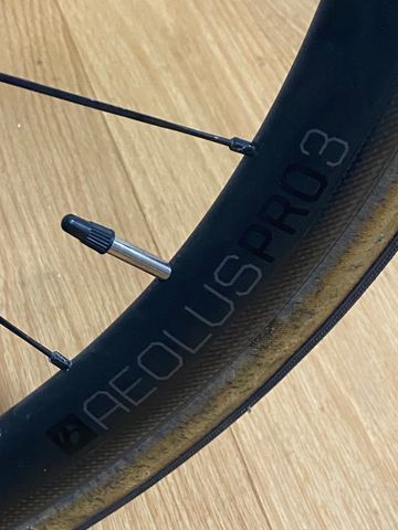 Used Trek Madone 9.5 2018 2018 Road & Gravel, Black — image 16 of 17