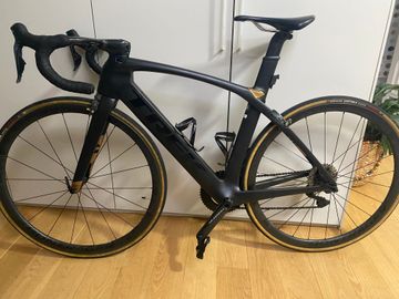 Used Trek Madone 9.5 2018 2018 Road & Gravel, Black — image 1 of 17