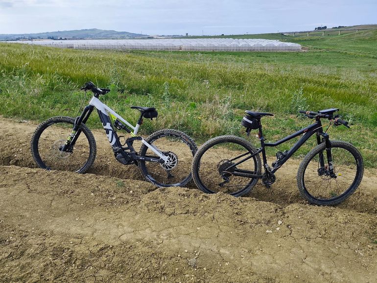Used Husqvarna Hard Cross HC4 2023 2023 Mountainbike, Weiß, 27.5 — image 3 of 3