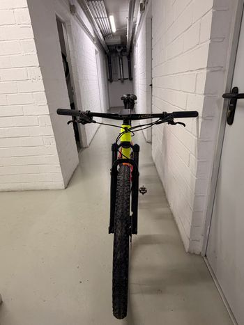 Used Trek Supercaliber 9.8 XT Gen 1 2022 2022 Mountainbike, Orange — image 4 of 6