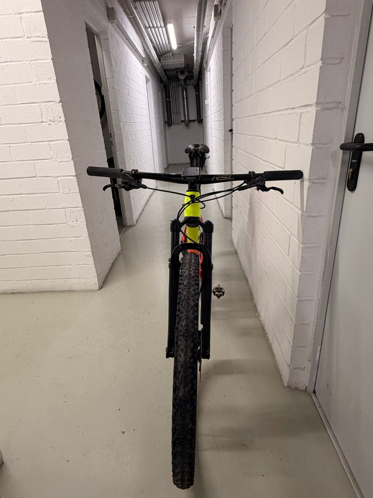 Used Trek Supercaliber 9.8 XT Gen 1 2022 2022 Mountainbike, Orange — image 4 of 6