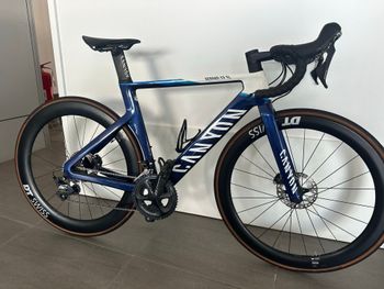 Used Canyon Aeroad CF SL 8 Disc 2024 2024 Road & Gravel — image 3 of 7