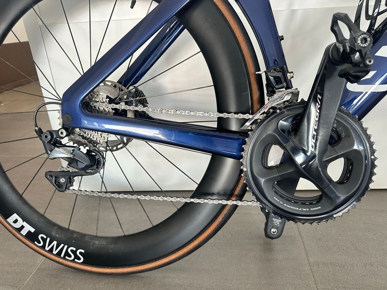 Used Canyon Aeroad CF SL 8 Disc 2024 2024 Road & Gravel — image 2 of 7