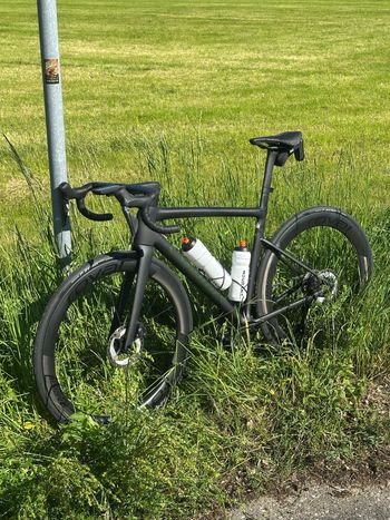Used Specialized Tarmac Shimano Ultegra Di2 2025 Road & Gravel, Black — image 20 of 27