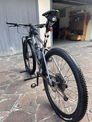 Used Orbea ALMA M50 EAGLE 2022 2022 Mountainbike, Light Gray, 29 — image 2 of 7