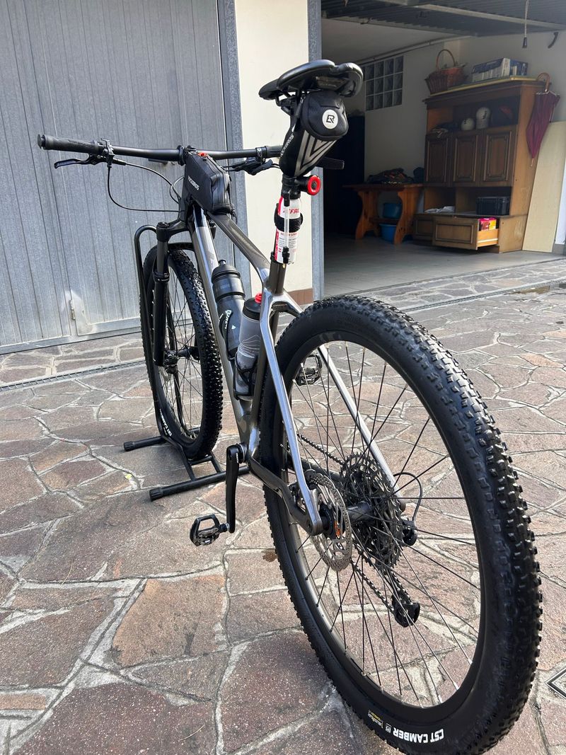 Used Orbea ALMA M50 EAGLE 2022 2022 Mountainbike, Light Gray, 29 — image 2 of 7