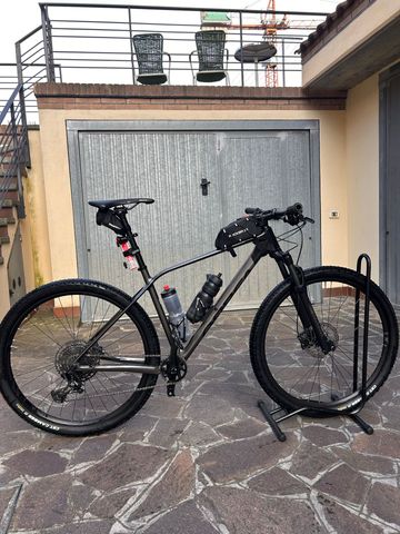 Used Orbea ALMA M50 EAGLE 2022 2022 Mountainbike, Light Gray, 29 — image 1 of 7