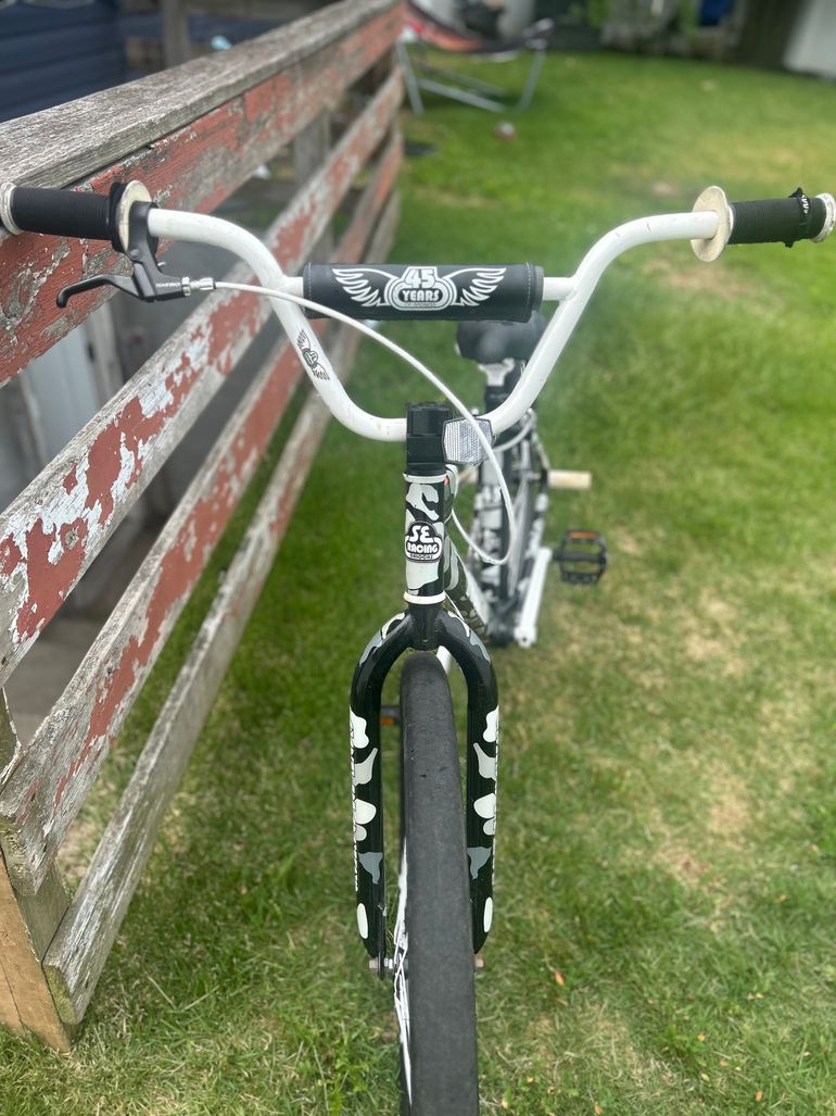 Used SE BIKES Se Bike Block Bike 2022 Youth, White — image 6 of 7