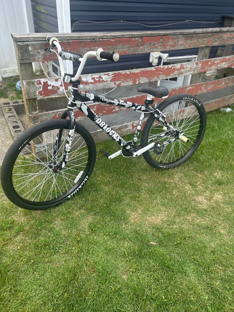 Used SE BIKES Se Bike Block Bike 2022 Youth, White — image 5 of 7