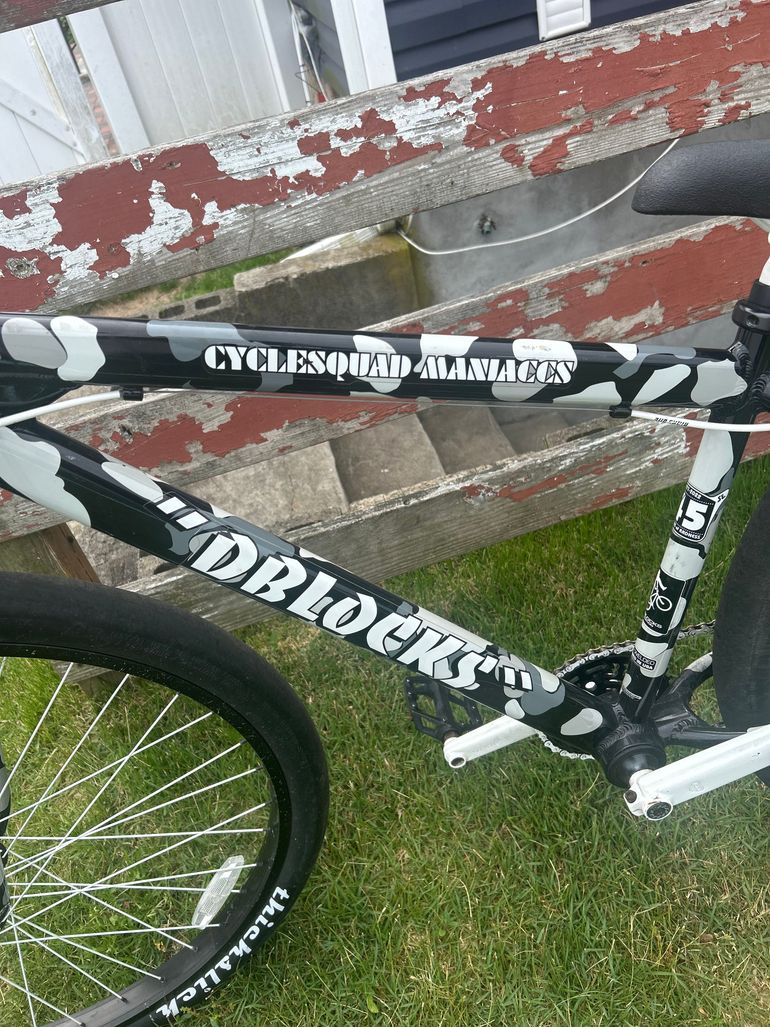 Used SE BIKES Se Bike Block Bike 2022 Youth, White — image 1 of 7