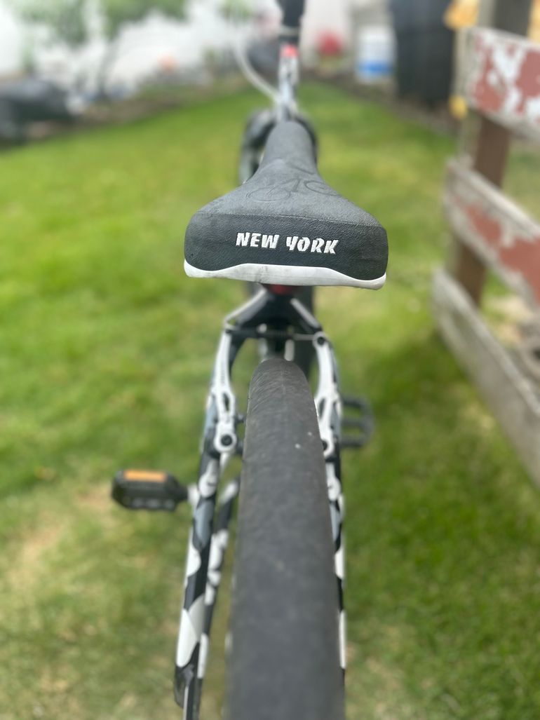 Used SE BIKES Se Bike Block Bike 2022 Youth, White — image 7 of 7