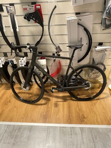 Used Scott Addict 20 2022 2022 Road & Gravel, Light Gray — image 1 of 5
