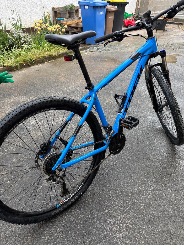 Used Trek Marlin 7 2017 2017 Mountainbike, Blue — image 2 of 5