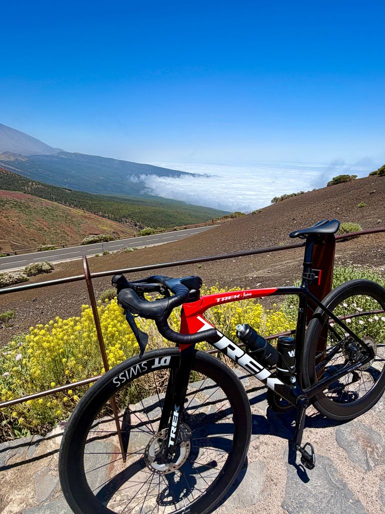 Used Trek Émonda SL 6 Disc Pro 2022 2022 Road & Gravel, Black — image 2 of 3