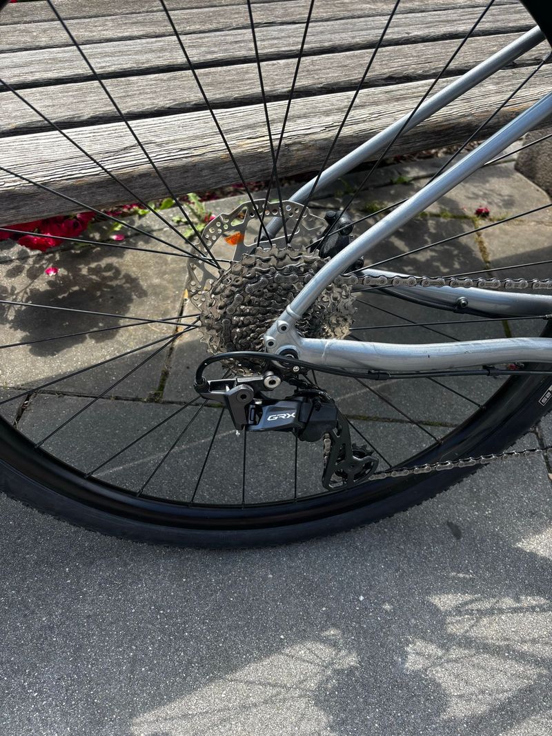 Used Marin Four corners Shimano GRX 2025 Road & Gravel, Light Gray — image 4 of 4