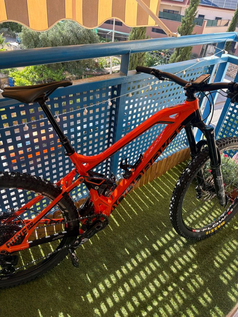 Used Mondraker Mondraker Custom Frameset 2017 Mountainbike — image 1 of 3