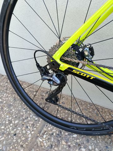 Scott Addict 10 disc 2019 2019 Road & Gravel usato, Arancione — immagine 2 di 4