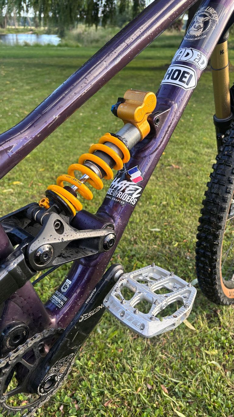 Used Commencal CLASH PARK EDITION 2022 2022 Mountainbike, Purple — image 4 of 8