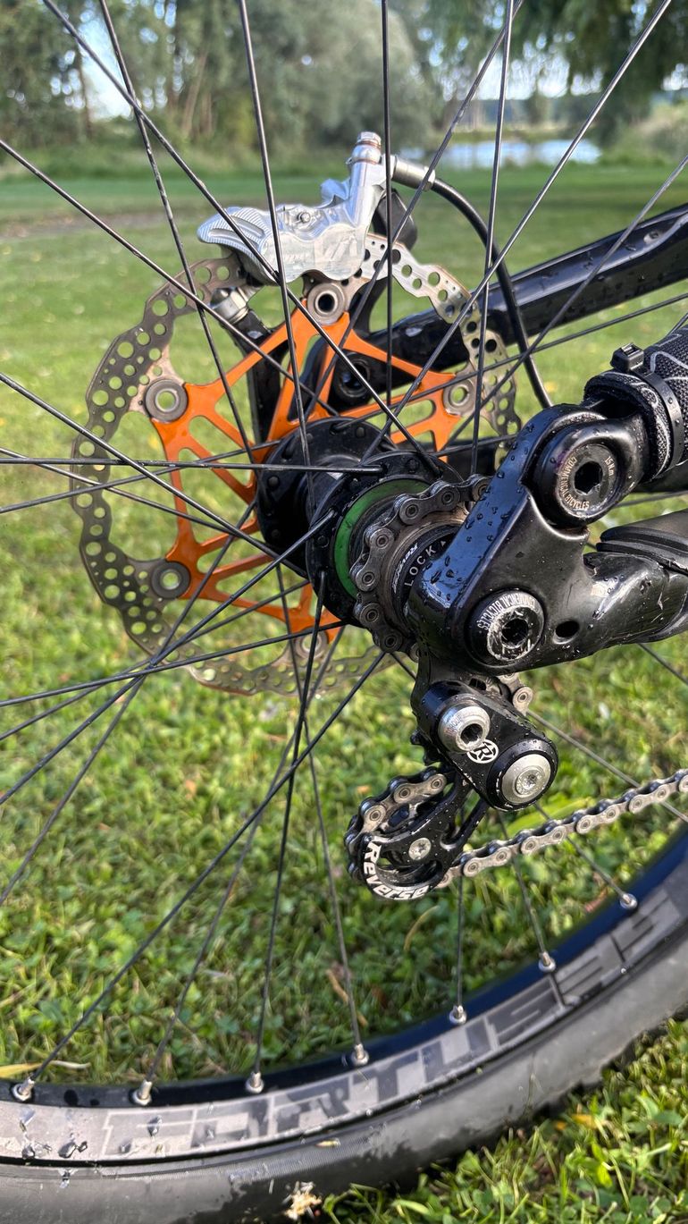 Used Commencal CLASH PARK EDITION 2022 2022 Mountainbike, Purple — image 3 of 8