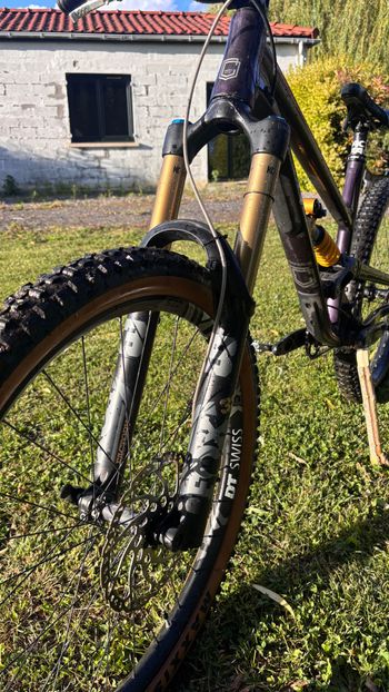 Used Commencal CLASH PARK EDITION 2022 2022 Mountainbike, Purple — image 7 of 8