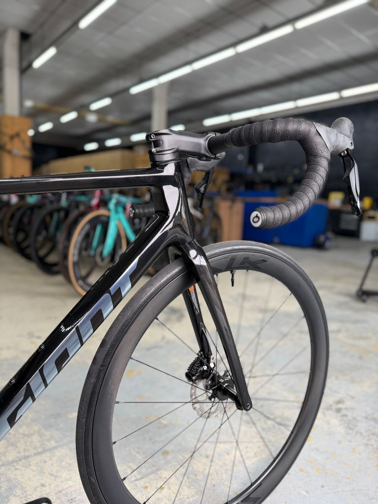 Used Giant Tcr Advanced Di2 Carbon 2024 Road & Gravel — image 7 of 24