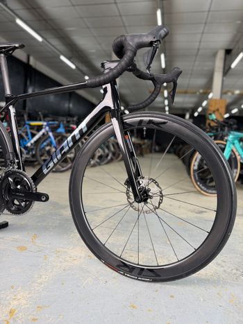 Used Giant Tcr Advanced Di2 Carbon 2024 Road & Gravel — image 3 of 24