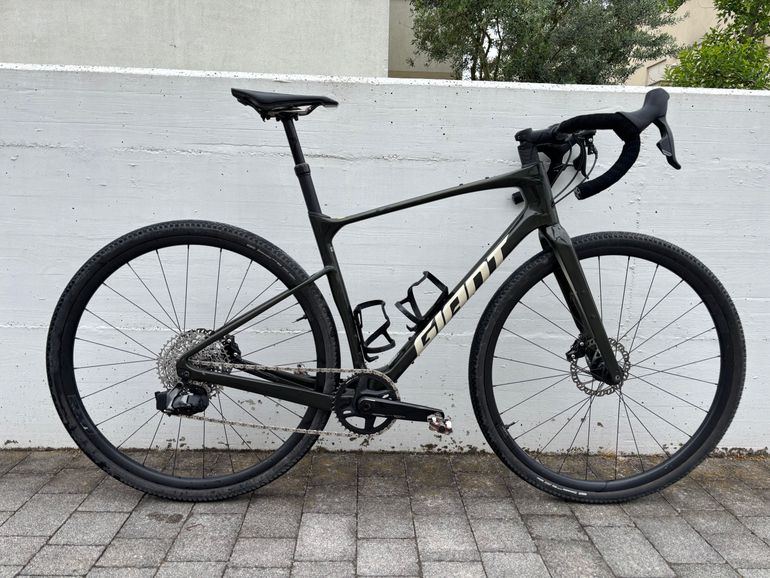 Used Giant Revolt, Advanced 1 2022 2022 Road & Gravel, Green — image 2 of 5