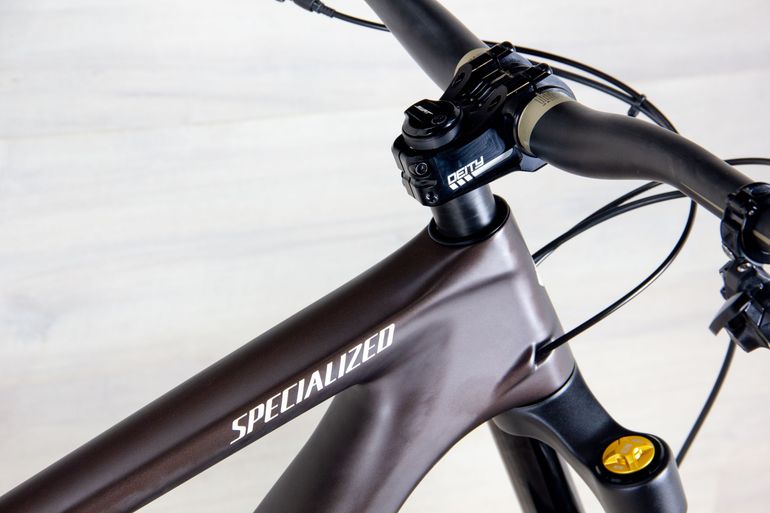 Used Specialized Enduro Expert 2023 Mountainbike, Black — image 9 of 17