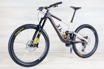Used Specialized Enduro Expert 2023 Mountainbike, Black — image 6 of 17