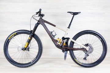 Used Specialized Enduro Expert 2023 Mountainbike, Black — image 2 of 17