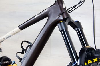 Used Specialized Enduro Expert 2023 Mountainbike, Black — image 10 of 17