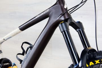 Used Specialized Enduro Expert 2023 Mountainbike, Black — image 10 of 17