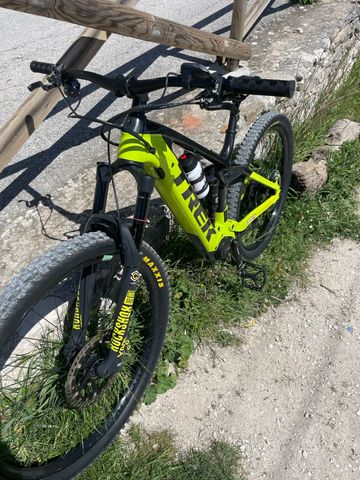 Used Trek Rail 9.7 2020 2020 Mountainbike, Black, 29 — image 4 of 5