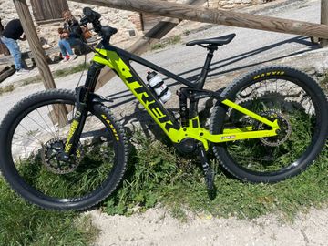 Used Trek Rail 9.7 2020 2020 Mountainbike, Black, 29 — image 2 of 5